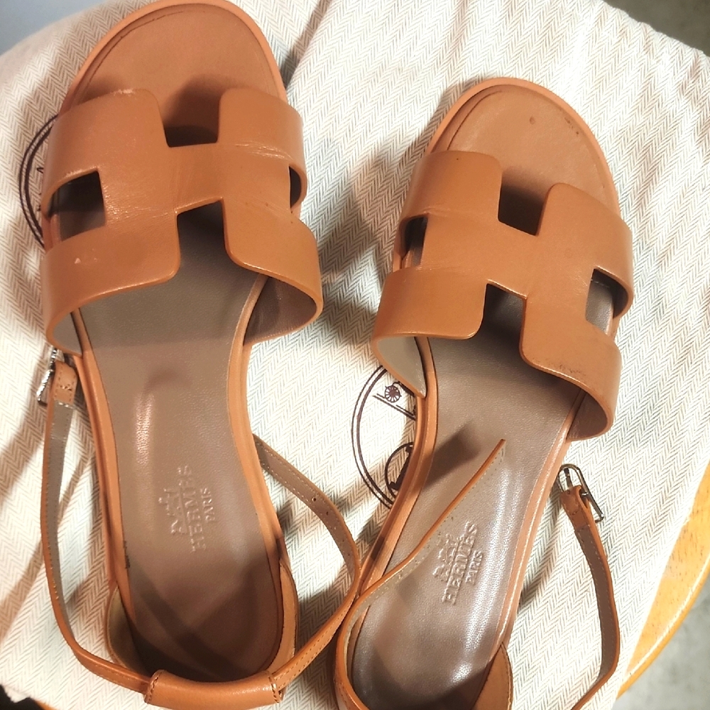 Hermes Santorini Tan Leather Sandals with Elegant H-Cutout